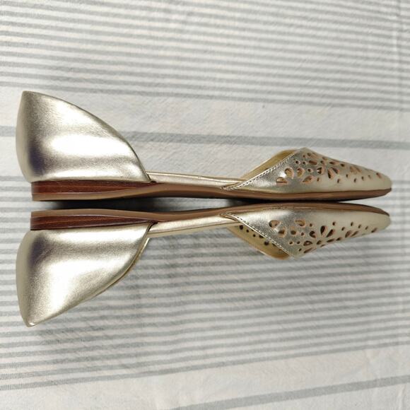 Isaac Mizrahi Live Gold Flower Cut Out Leather Flats Size 7M NEW - Picture 6 of 11